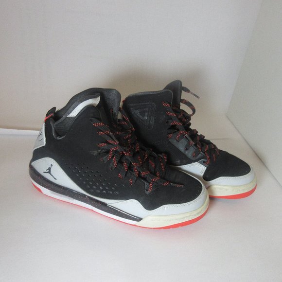 Jordan  Flight Black/Red 629942-005  Sneakers Youth Size 7y - Picture 1 of 9
